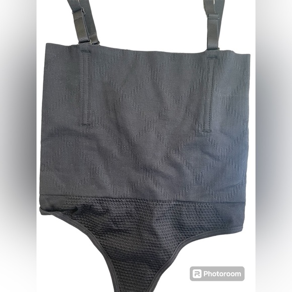 Women’s Shapewear Bodysuit for tummy control and body shaping - Picture 4 of 5